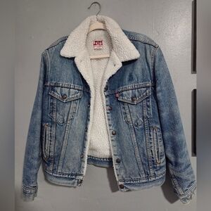 Vintage 80s Levis Sherpa Denim Trucker Jacket (size 38R) Made in USA 70608 0216